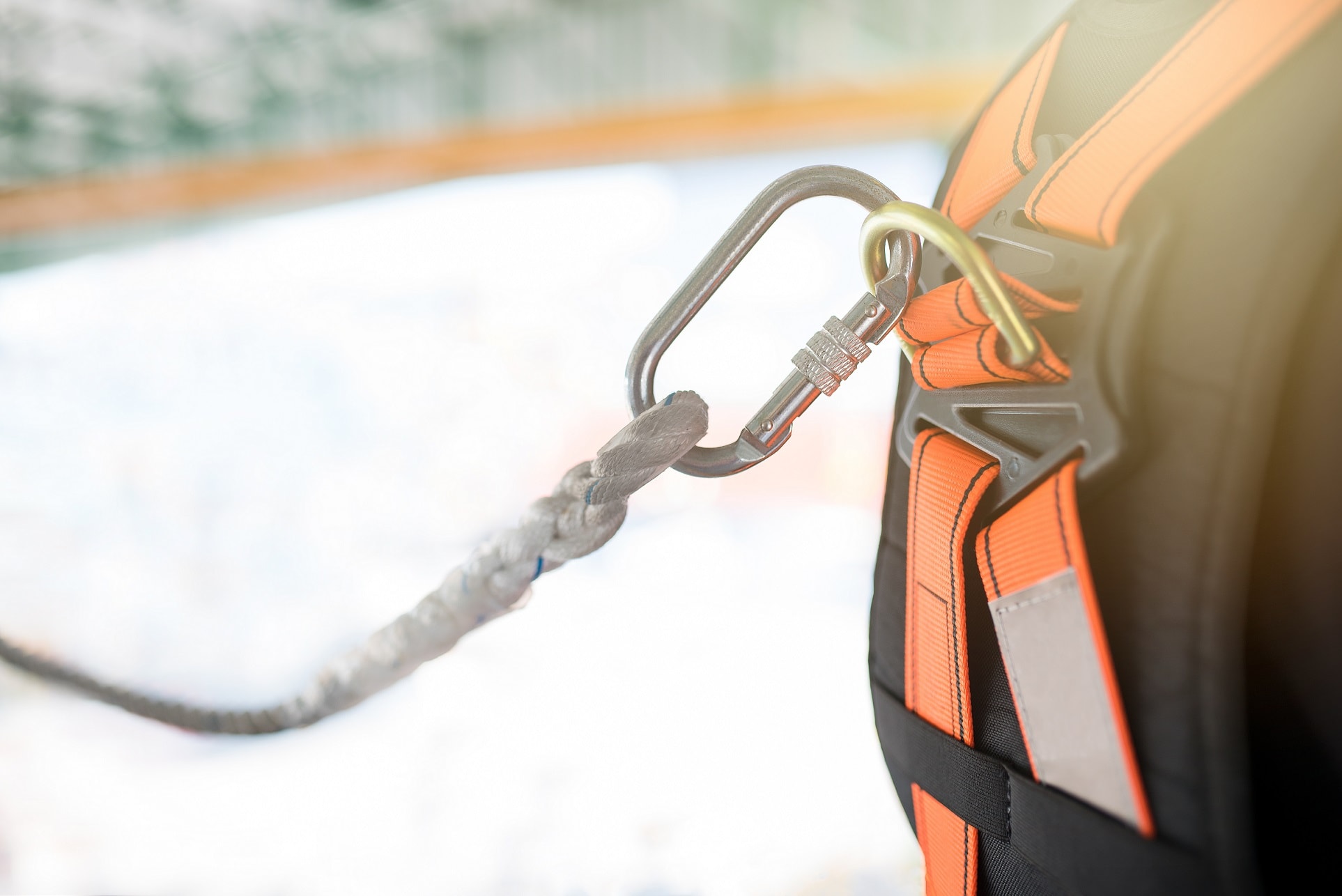 Safety Tips For Roofers 4 harness and lanyard