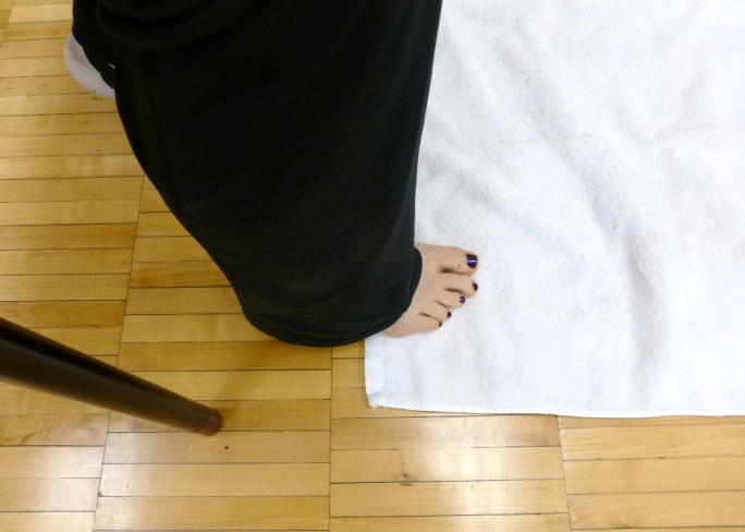 towel scrunches exercise